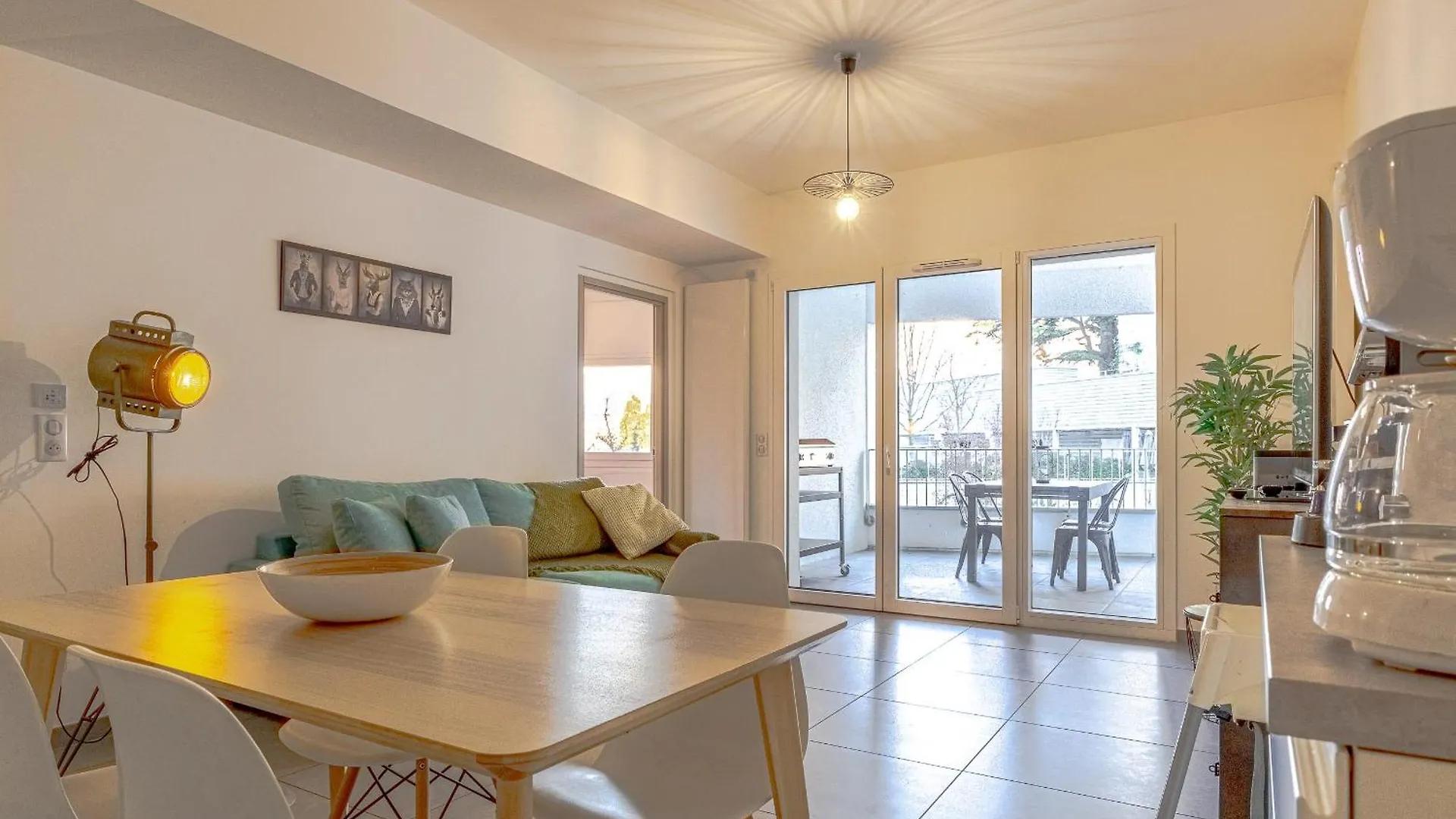 Reflet Du Veyrier 4 Etoiles - Proche Lac & Vieille Ville, Garage Prive, Secteur Recherche location