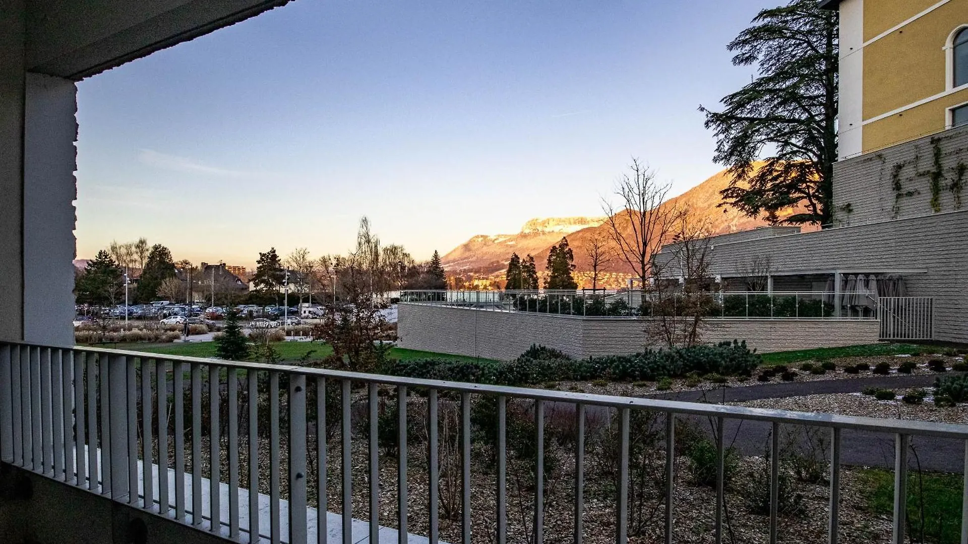 Reflet Du Veyrier 4 Etoiles - Proche Lac & Vieille Ville, Garage Prive, Secteur Recherche Annecy Apartment