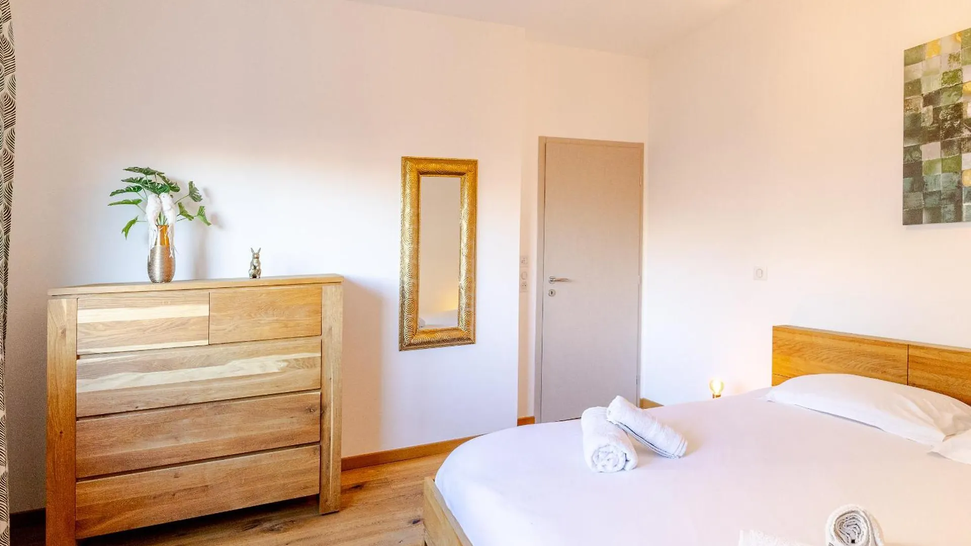Reflet Du Veyrier 4 Etoiles - Proche Lac & Vieille Ville, Garage Prive, Secteur Recherche Annecy
